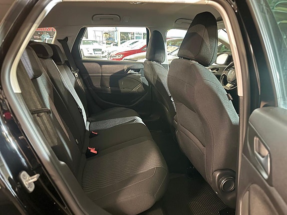 Peugeot 308 SW 10 of 14
