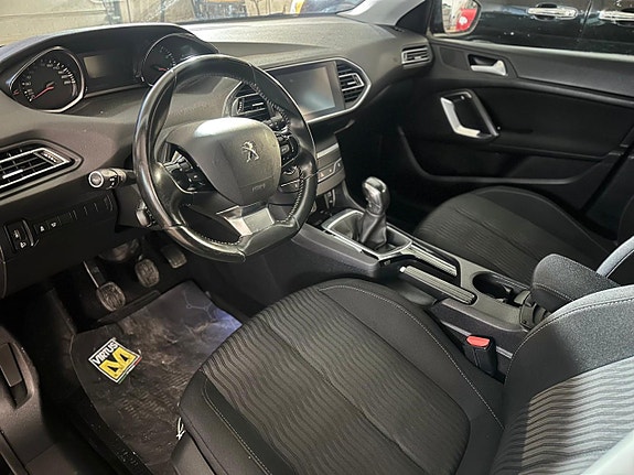 Peugeot 308 SW 7 of 14