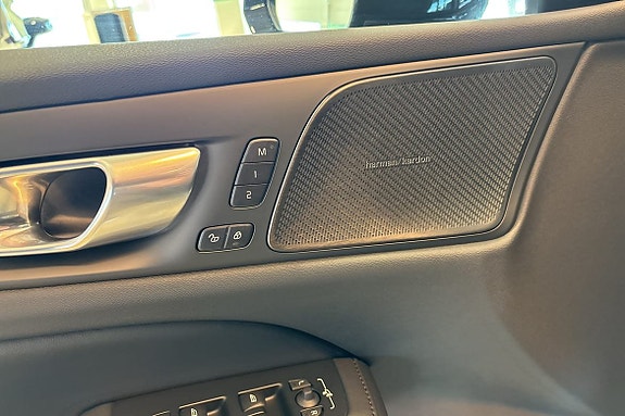 Volvo V60 14 of 22