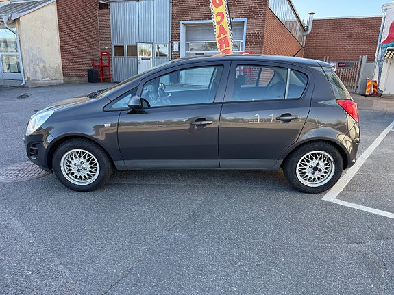 Opel Corsa 2 of 5