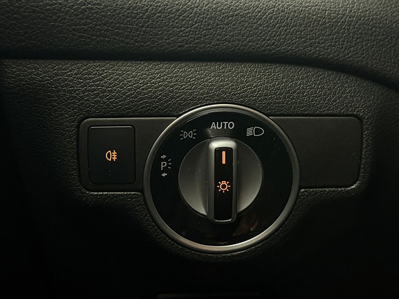 Mercedes-Benz CLA200 14 of 30