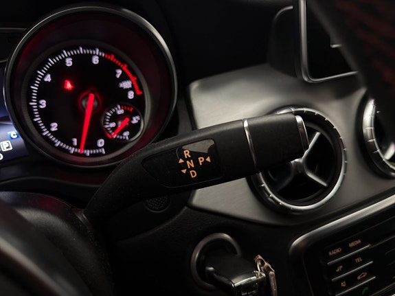 Mercedes-Benz CLA200 17 of 30