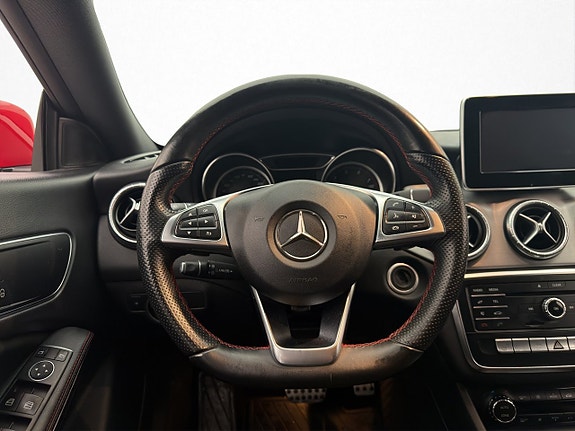 Mercedes-Benz CLA200 13 of 30