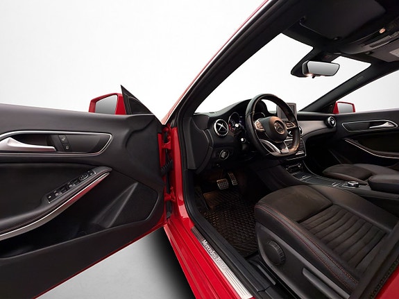 Mercedes-Benz CLA200 10 of 30