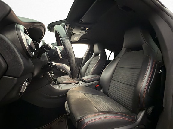 Mercedes-Benz CLA200 11 of 30