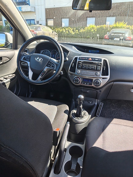 Hyundai i20 4 of 5