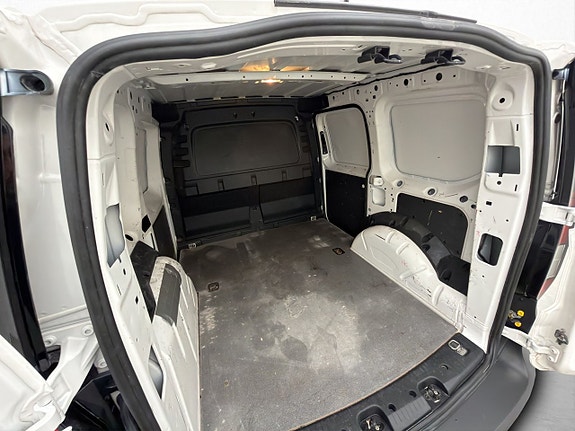 Volkswagen Caddy 13 of 30