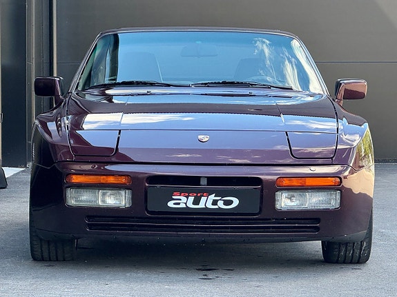 Porsche 944 4 of 5
