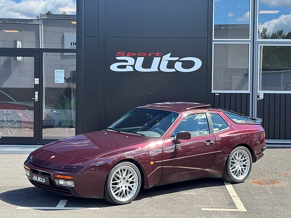 Porsche 944