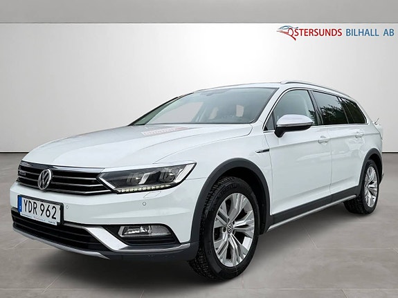 Volkswagen Passat Alltrack 3 of 5