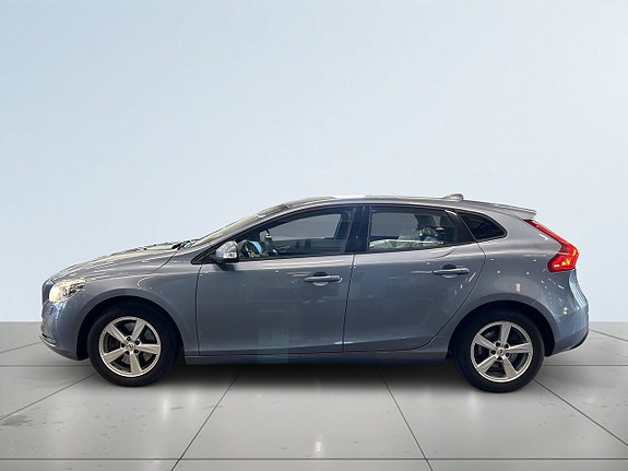 Volvo V40 4 of 5