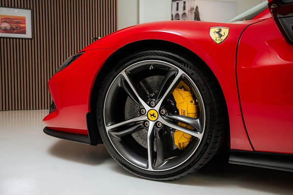 Ferrari 296 GTS 5 of 5