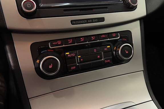 Volkswagen Passat 9 of 12