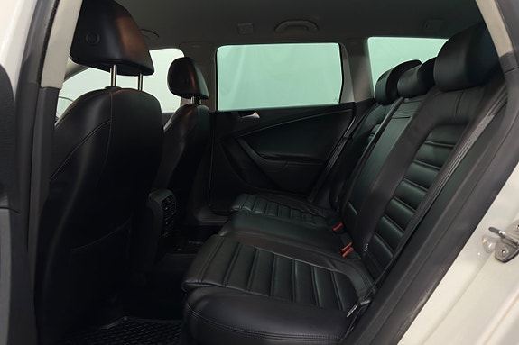 Volkswagen Passat 11 of 12