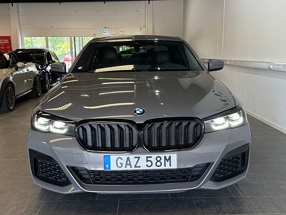 BMW 530e 3 of 5