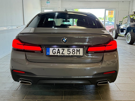 BMW 530e 15 of 16