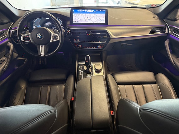 BMW 530e 4 of 5