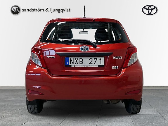 Toyota Yaris 5 of 5
