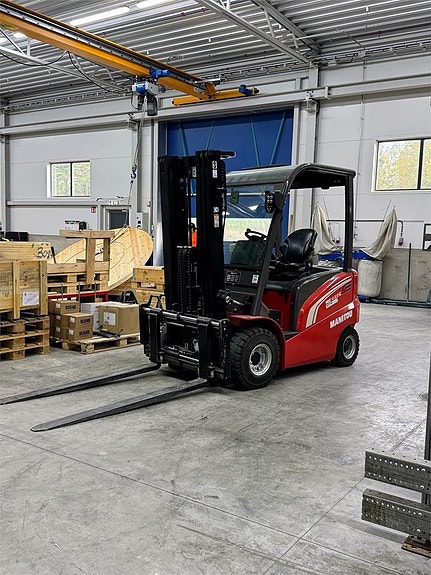 Manitou ME 425 C 48V S3