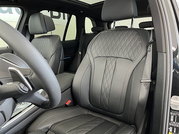 BMW X5 8 of 16