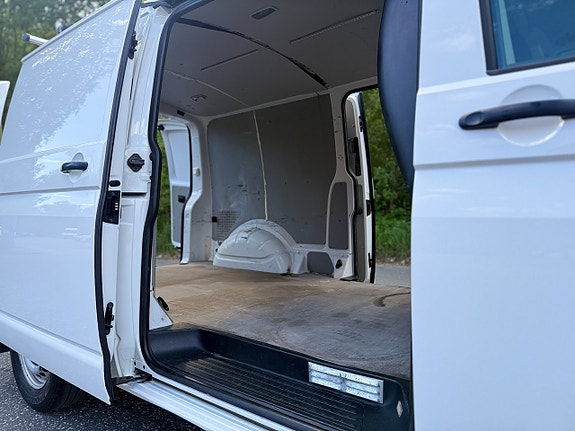 Volkswagen Transporter 8 of 15