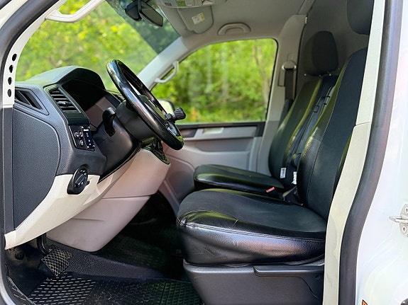 Volkswagen Transporter 10 of 15