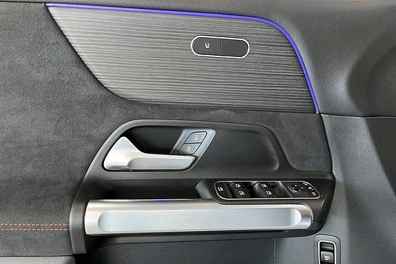 Mercedes-Benz GLB200 20 of 22