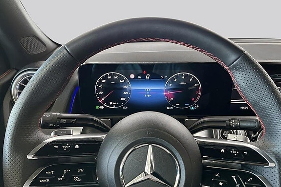Mercedes-Benz GLB200 10 of 22