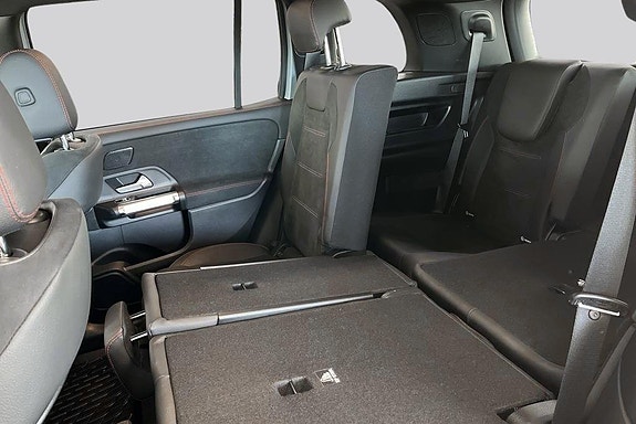 Mercedes-Benz GLB200 18 of 22