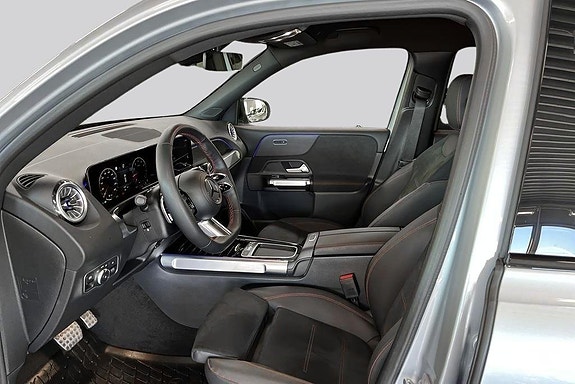 Mercedes-Benz GLB200 8 of 22