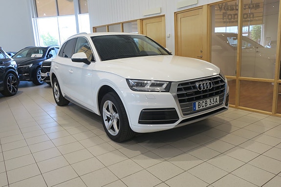 Audi Q5 2 of 5