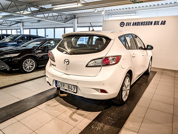Mazda 3 4 of 5