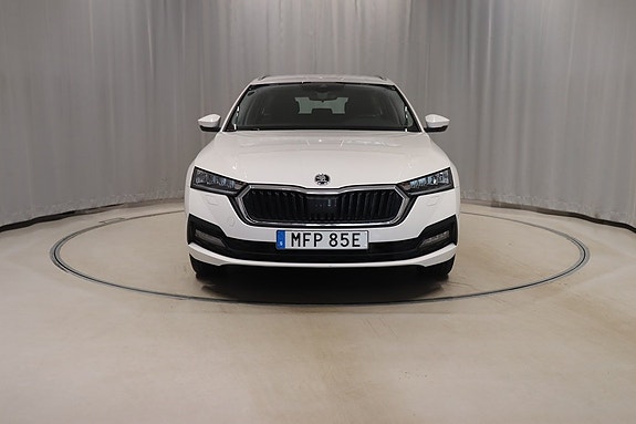 Skoda Octavia 2 of 5