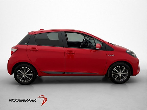 Toyota Yaris 9 of 30