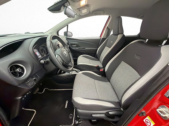 Toyota Yaris 11 of 30
