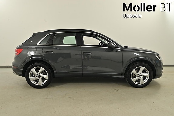 Audi Q3 2 of 5