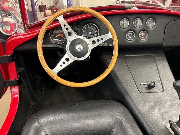 AC Cobra 2 of 5