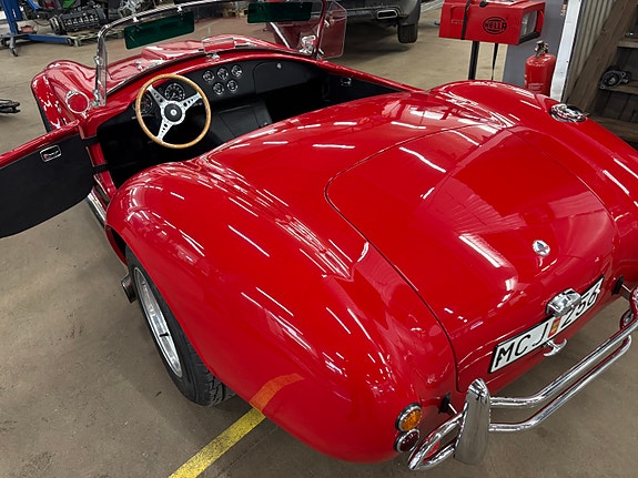 AC Cobra 4 of 5