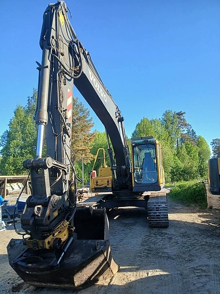 Volvo grävare EC210BLC 2 of 5