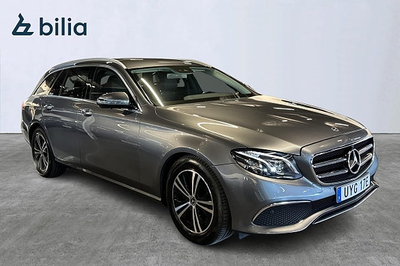 Mercedes-Benz E220 2 of 5