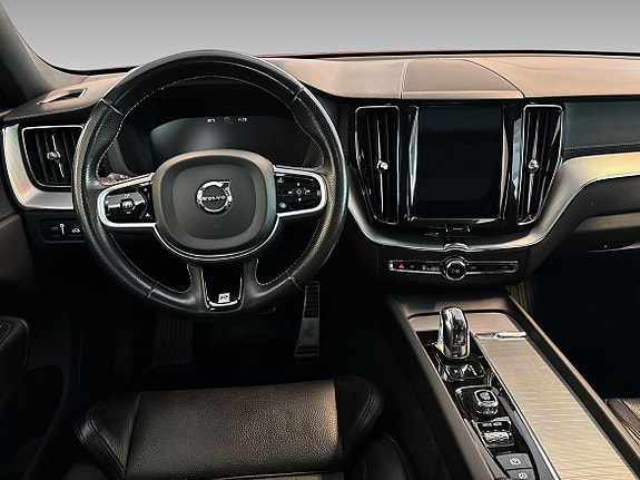 Volvo XC60 13 of 19