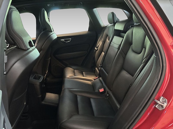 Volvo XC60 11 of 19