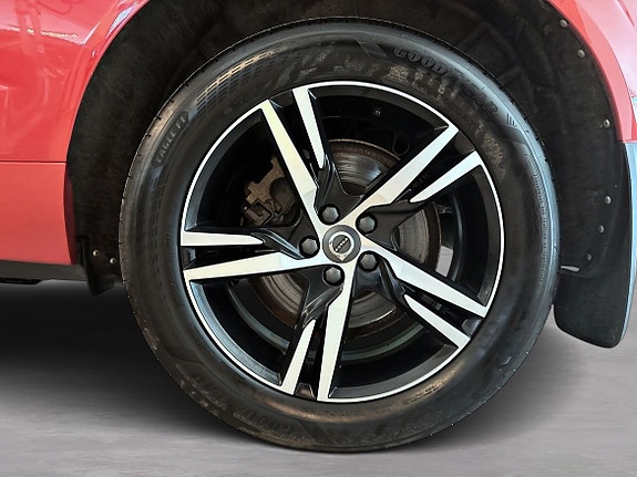 Volvo XC60 8 of 19