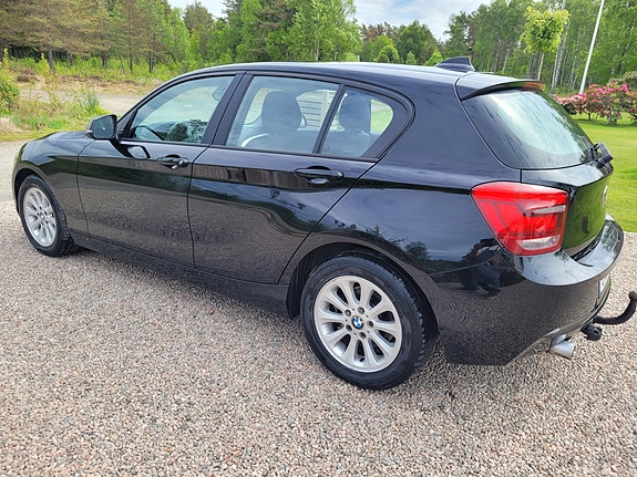 BMW 118d 4 of 5
