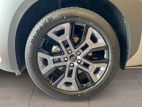 Subaru E-Outback 9 of 15