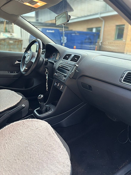 Volkswagen Polo 3 of 5