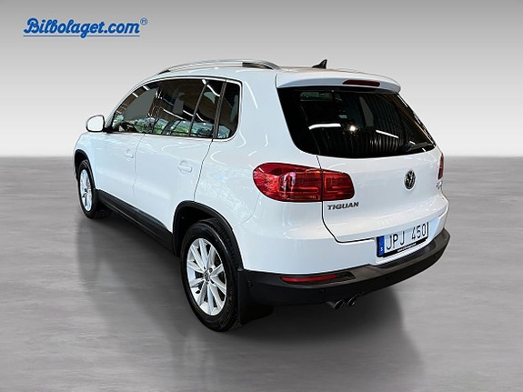 Volkswagen Tiguan 8 of 12