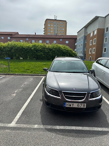 Saab 9-5 2 of 5