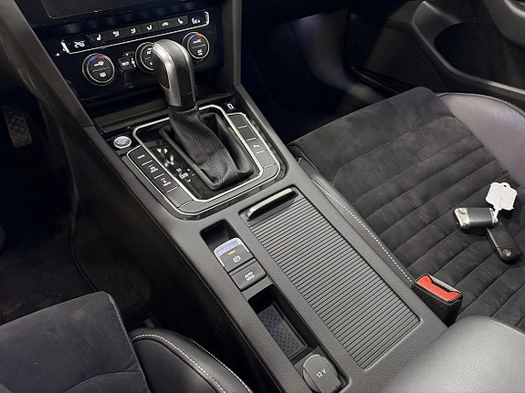 Volkswagen Passat 17 of 21