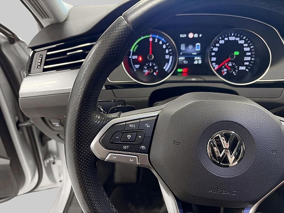 Volkswagen Passat 20 of 21